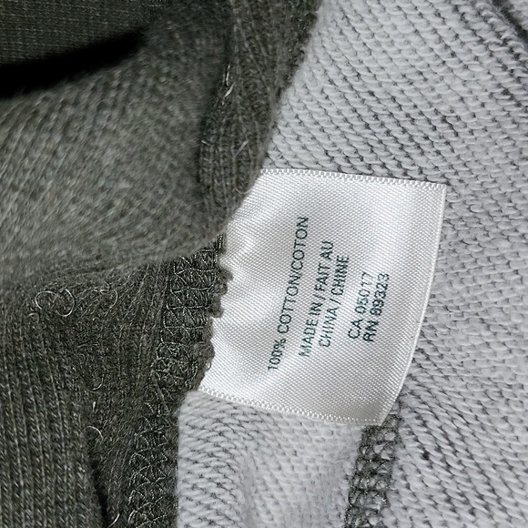 ROOTS Distressed Quarter Button Hoodie, VGUC, Size L - Picture 4 of 5